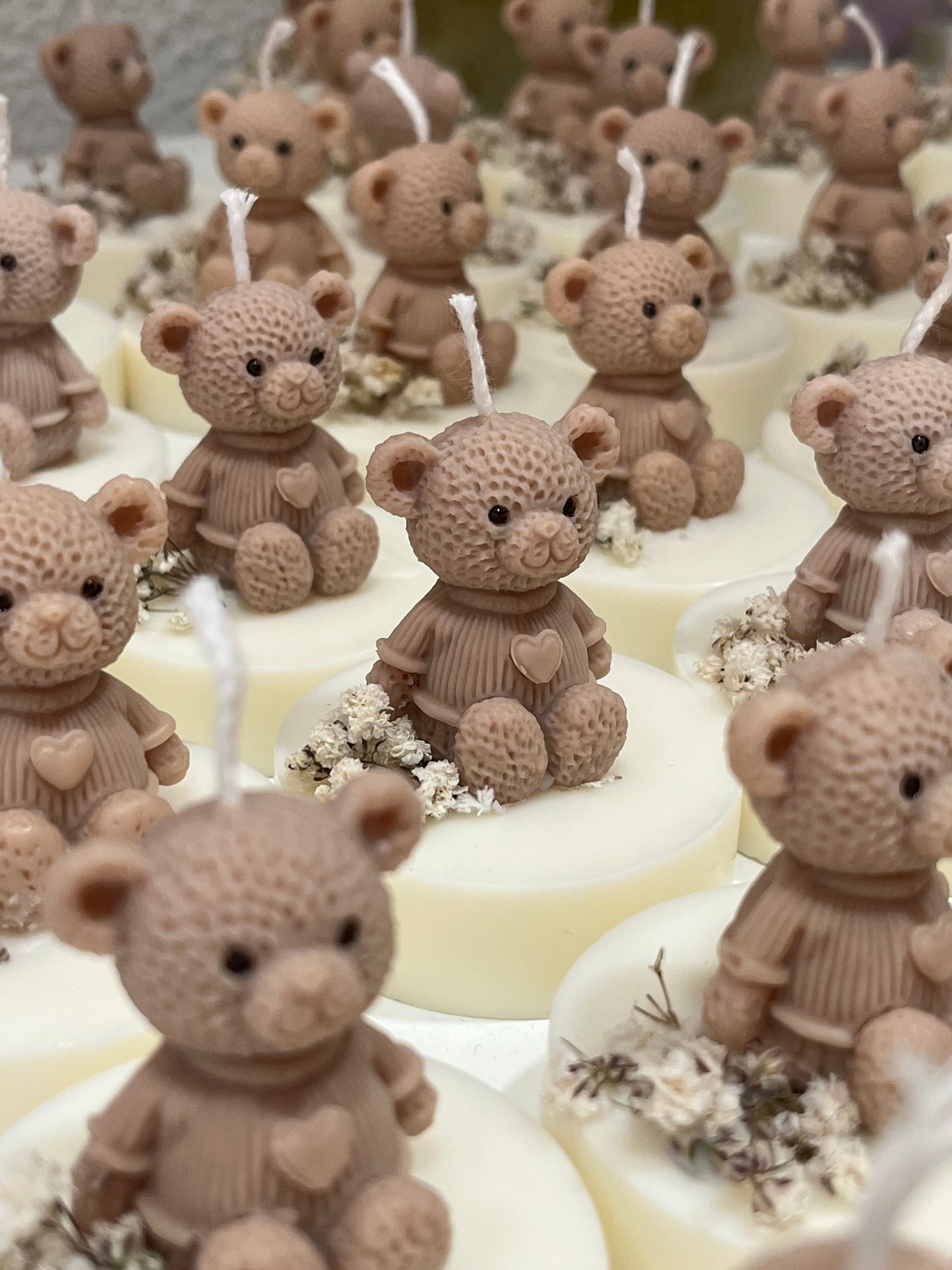 Ursinho em Base e flores | Tule e etiqueta Personalizada