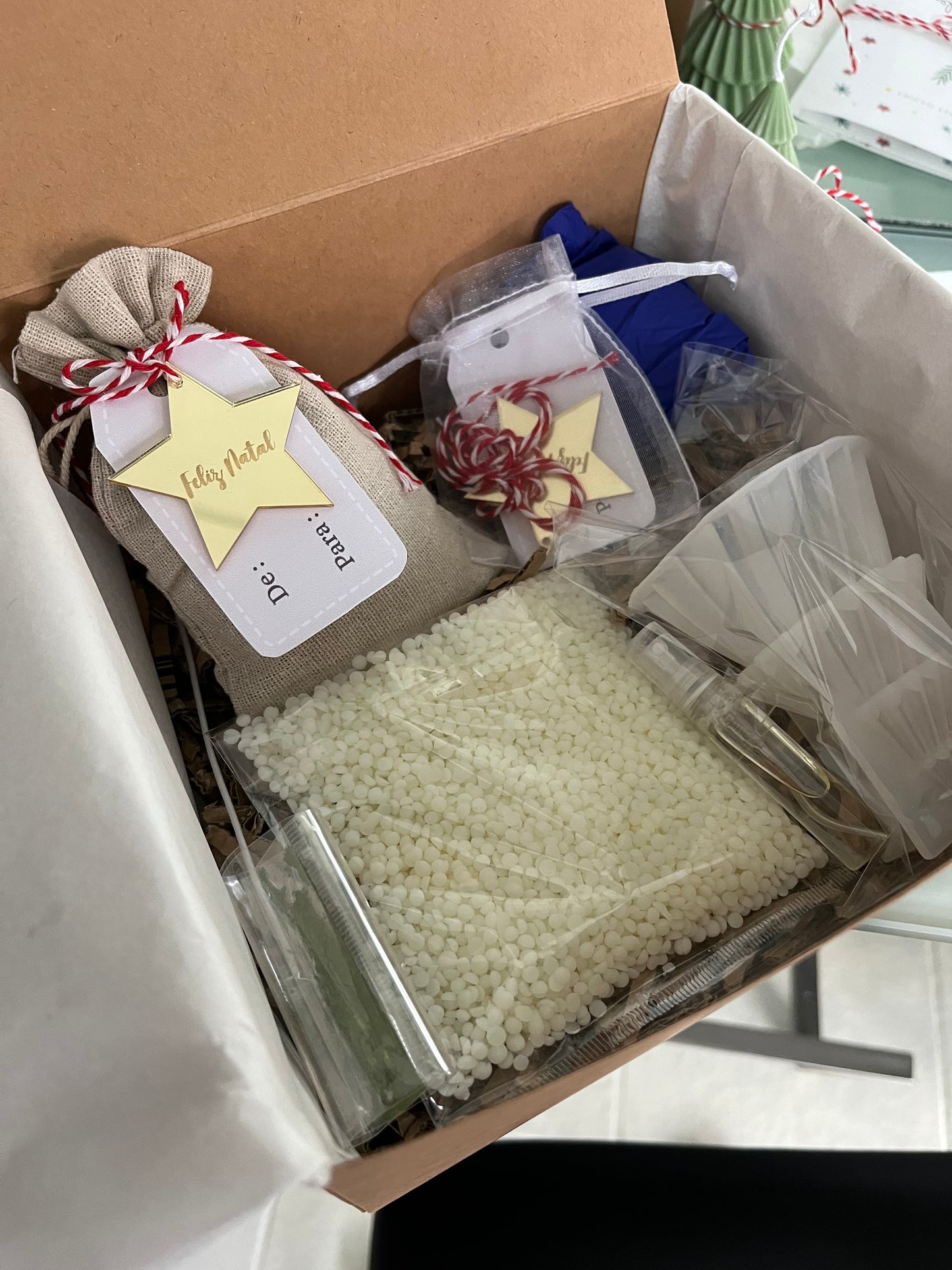 PRÉ-VENDA | Kit DIY – Vela Perfumada de Natal | Cria a Tua Própria Vela Artesanal