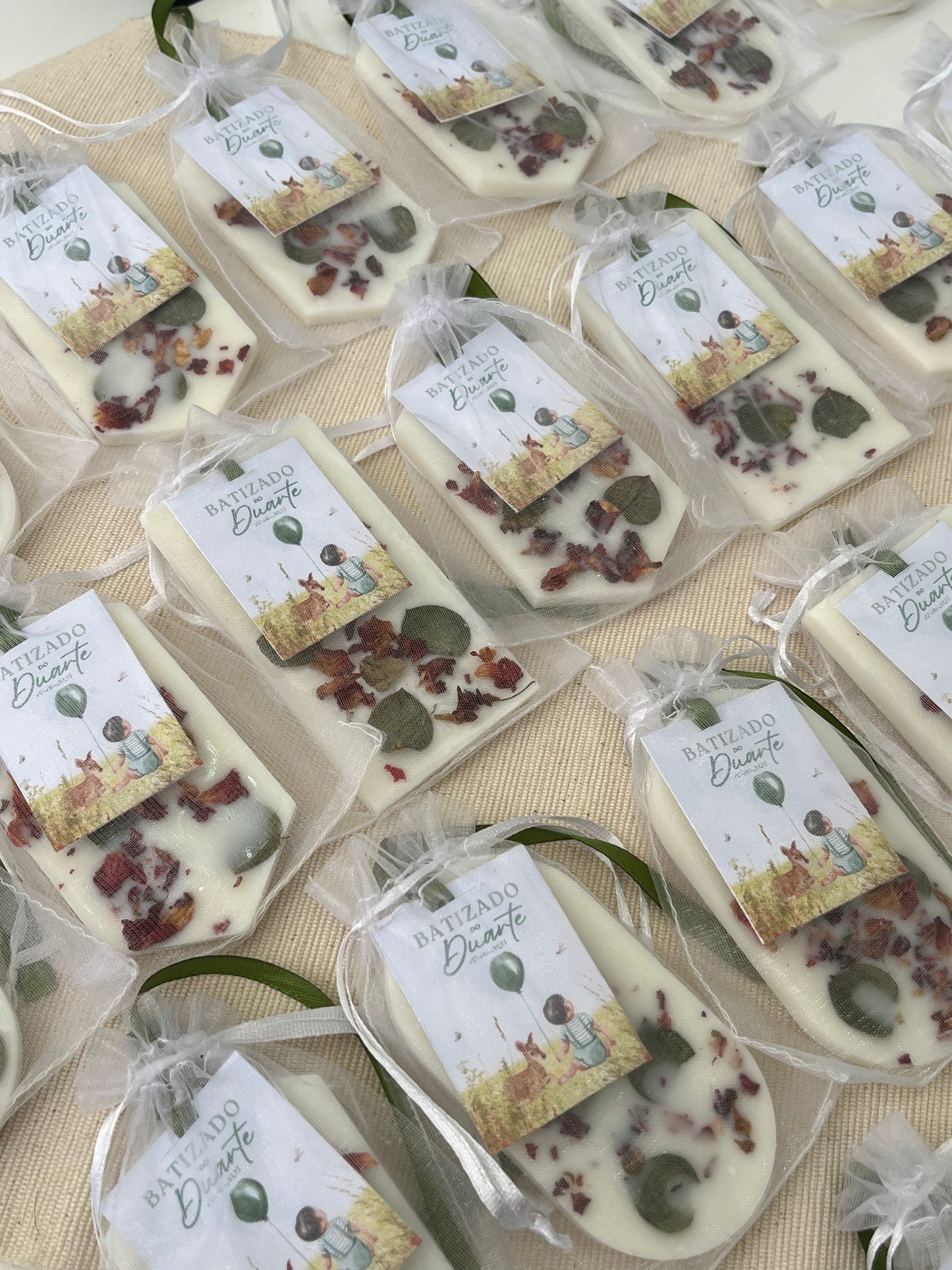 Tarte aromática com folhas secas