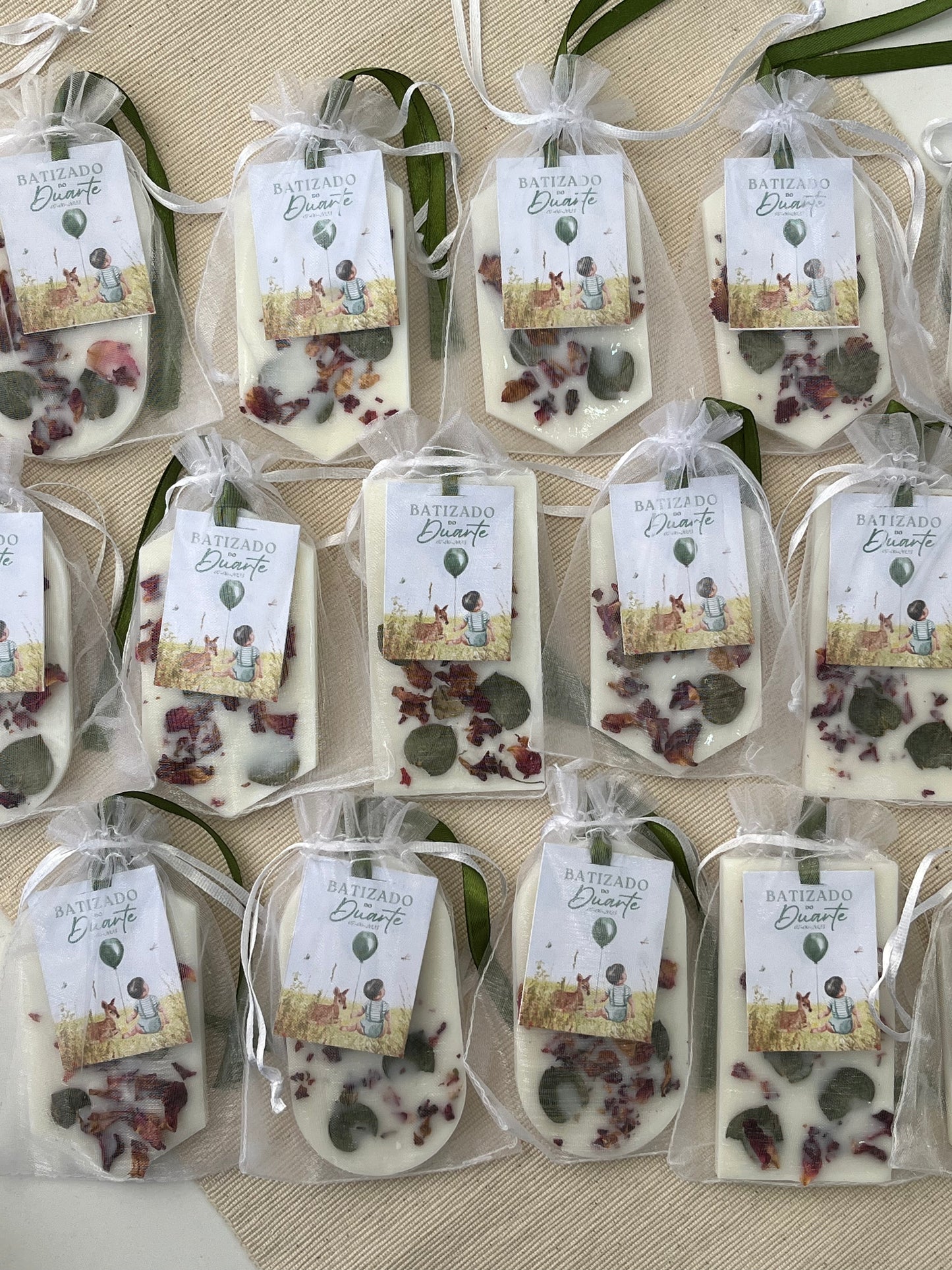 Tarte aromática com folhas secas