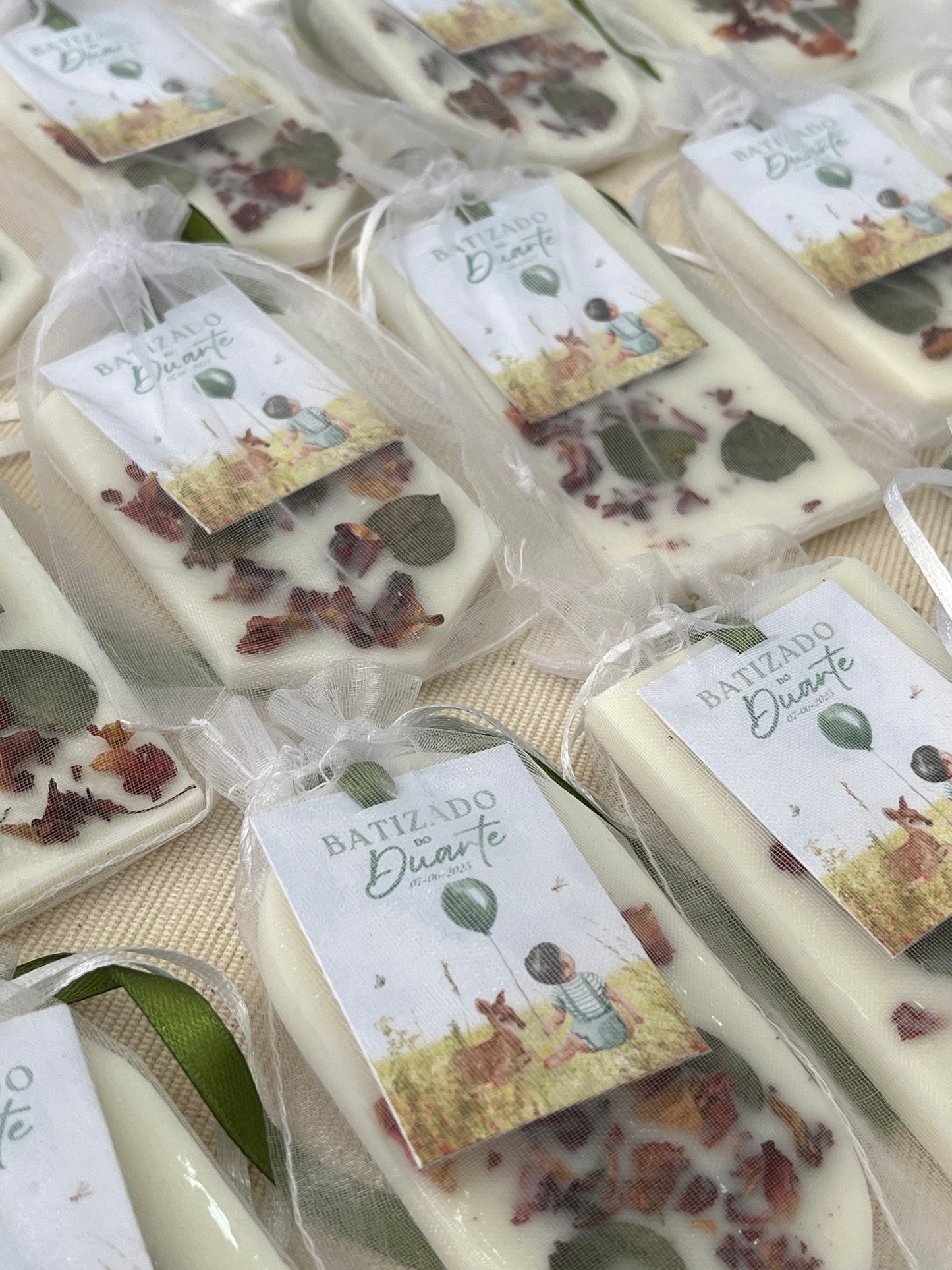 Tarte aromática com folhas secas