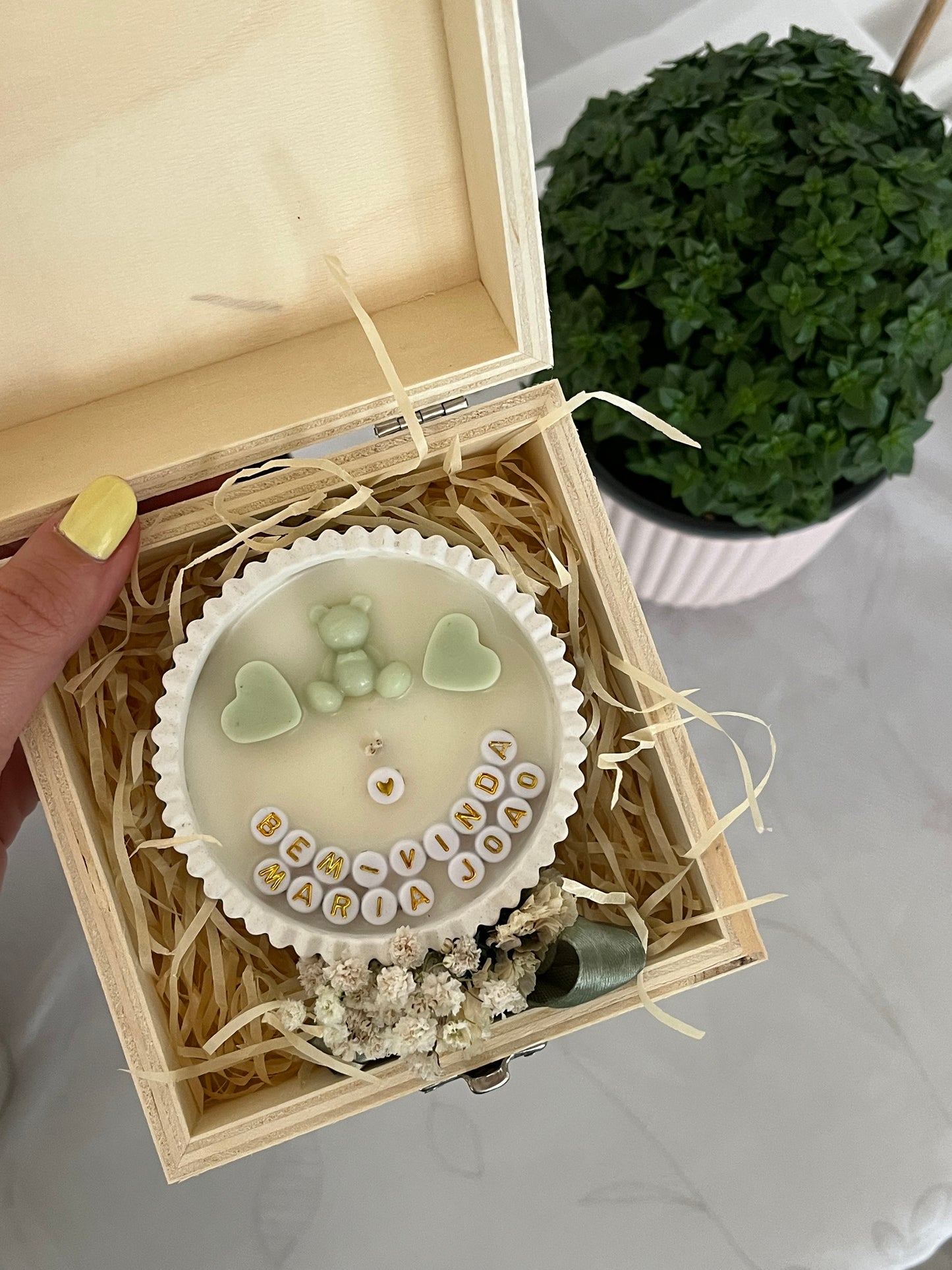 Conjunto Vela Personalizada em Taça de Gesso & Caixa de Madeira