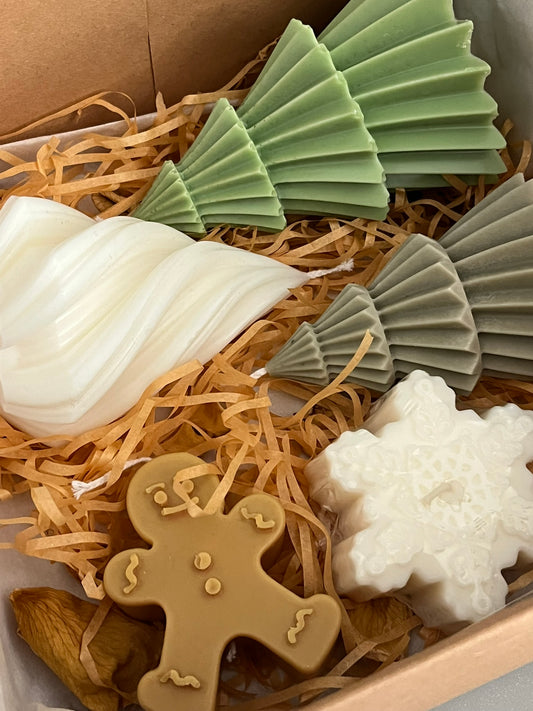 Box Grande de Natal | Trio de Pinheiros + Vela Biscoito de Natal + Vela Floco de Neve | Coleção de Natal