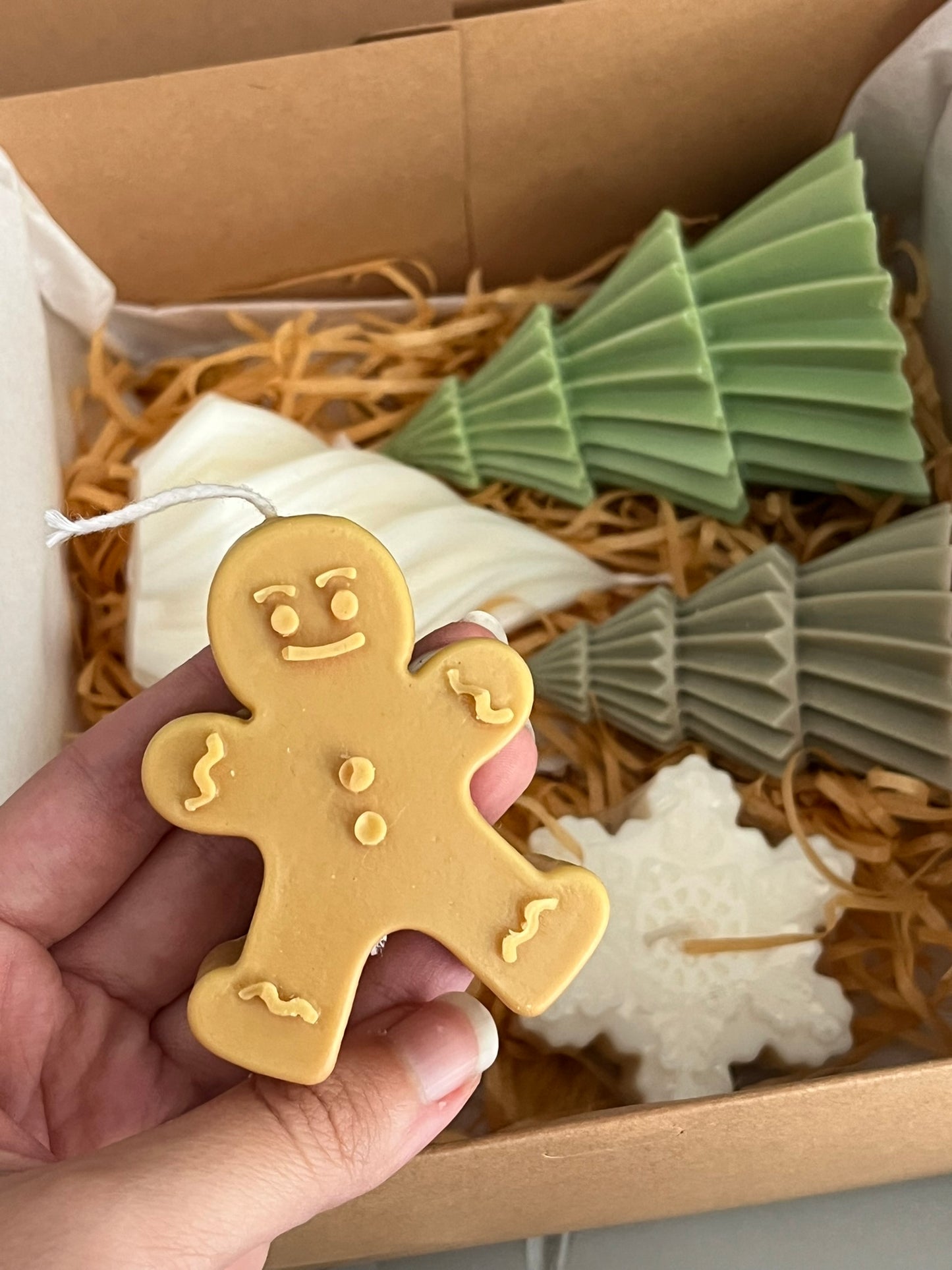 Box Grande de Natal | Trio de Pinheiros + Vela Biscoito de Natal + Vela Floco de Neve | Coleção de Natal