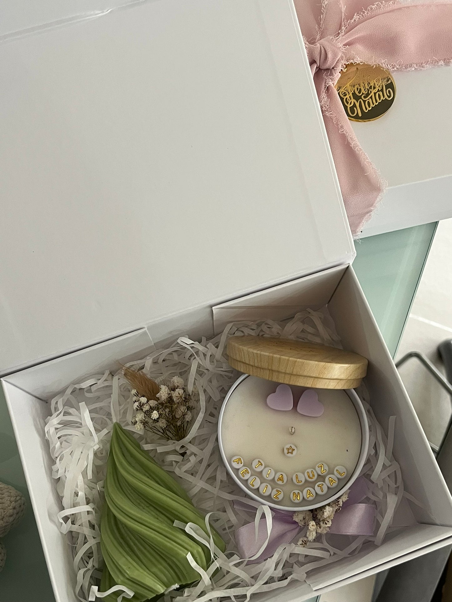 Box Presente de Natal | Vela Pinheiro Twist + Vela Personalizada Grande | Coleção de Natal