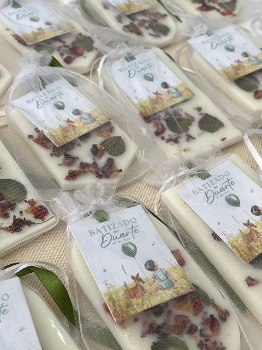 Tarte aromática com folhas secas